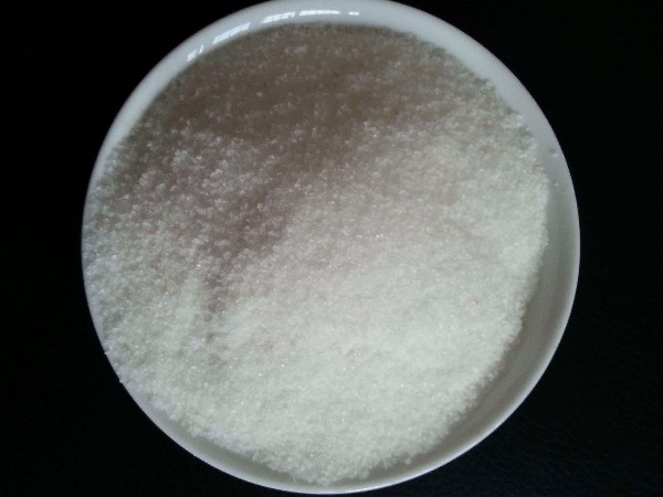 陽離子聚丙烯酰胺主要的用途特點(diǎn)是什么？聚丙烯酰胺加速溶解