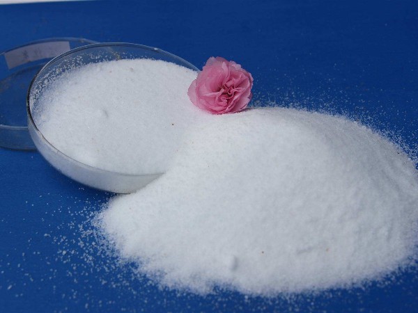 聚丙烯酰胺被稱為百業(yè)助劑？你知道它的特點(diǎn)嗎？